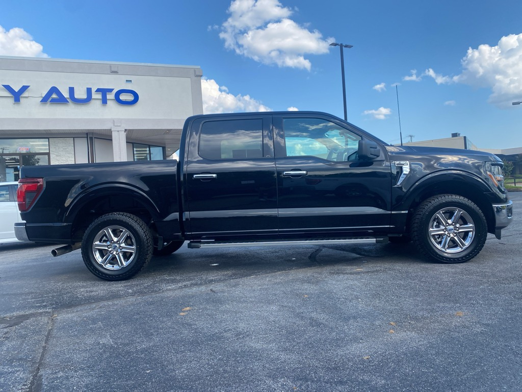 Vehicle photo 8