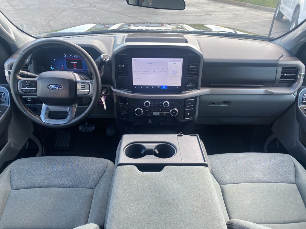 Vehicle photo 23