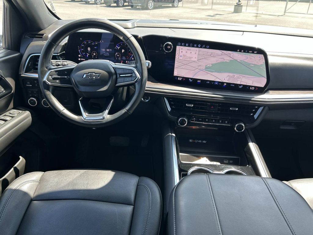 Used 2025 Chevrolet Suburban SUV