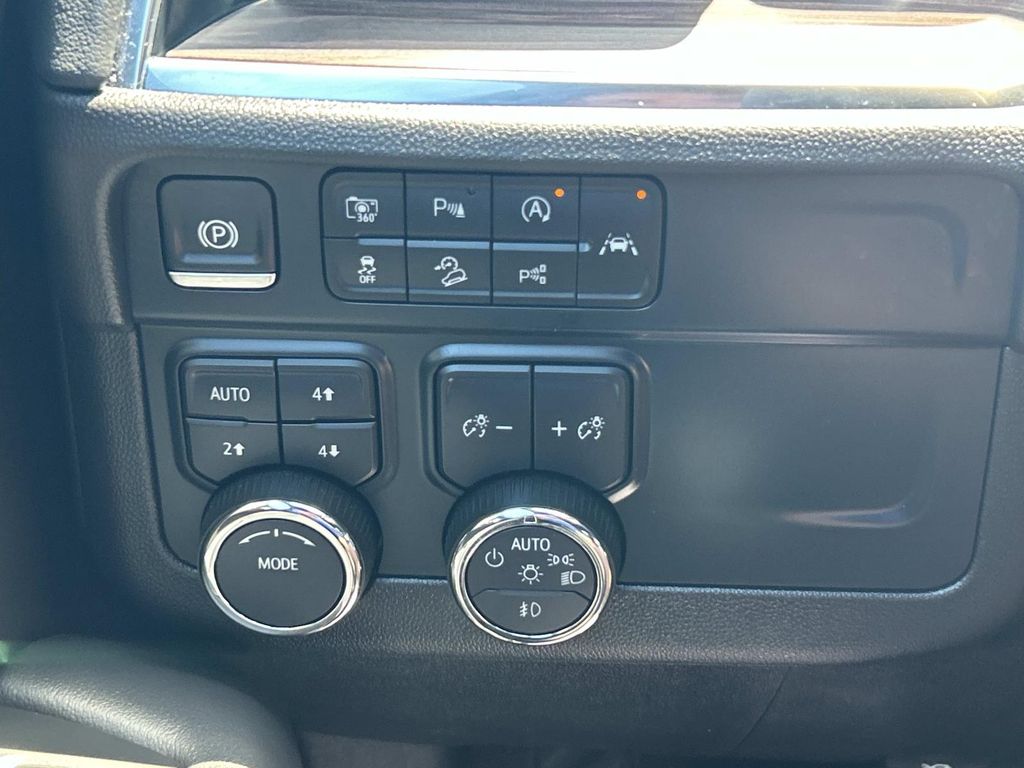 Used 2025 Chevrolet Suburban SUV