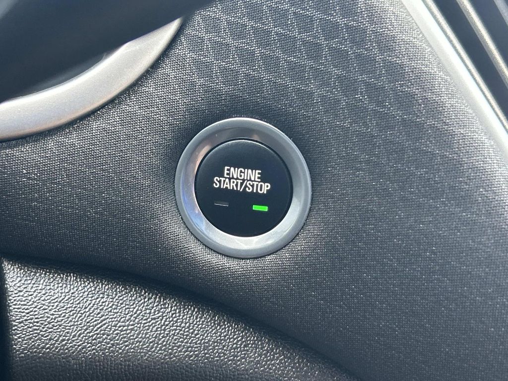 Vehicle photo 35