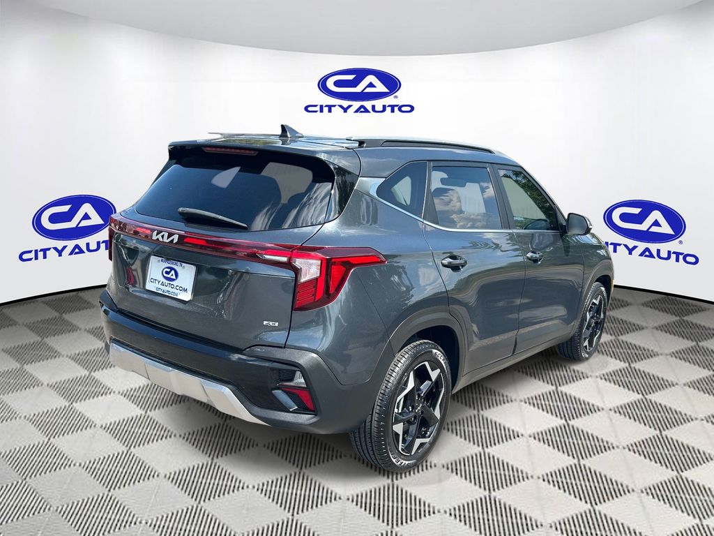 Vehicle photo 3