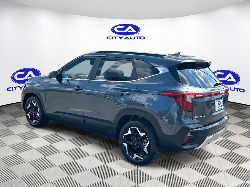 Vehicle photo 5