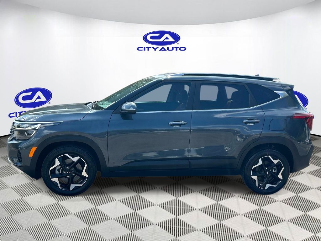 Vehicle photo 7