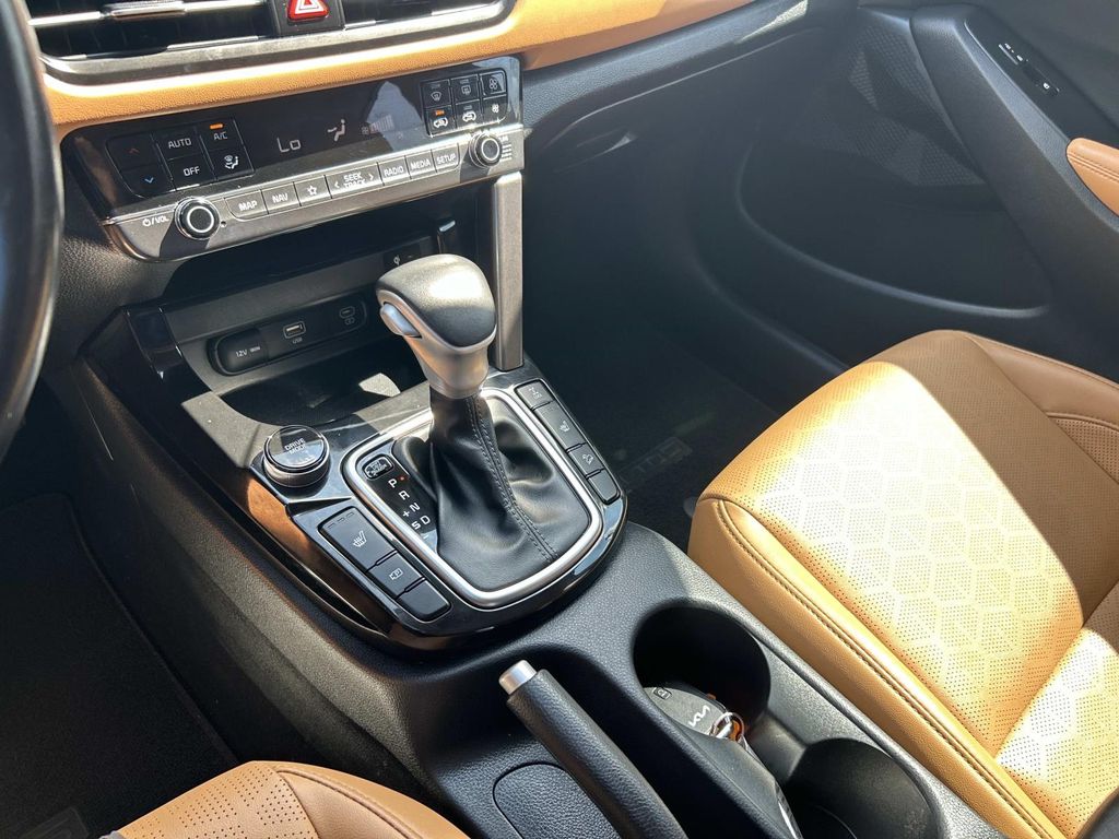 Vehicle photo 33