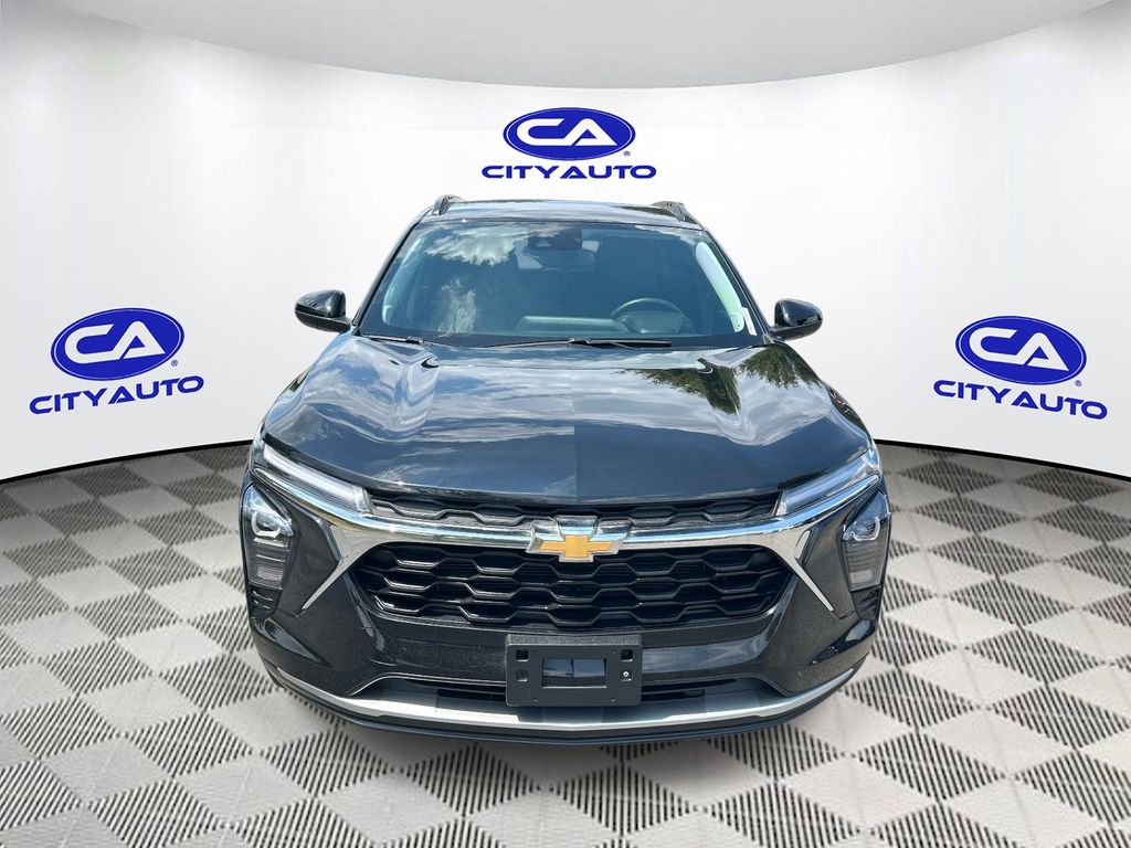 Used 2025 Chevrolet Trax SUV