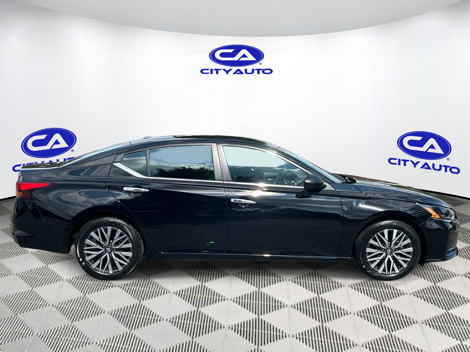 Used 2025 Nissan Altima Sedan