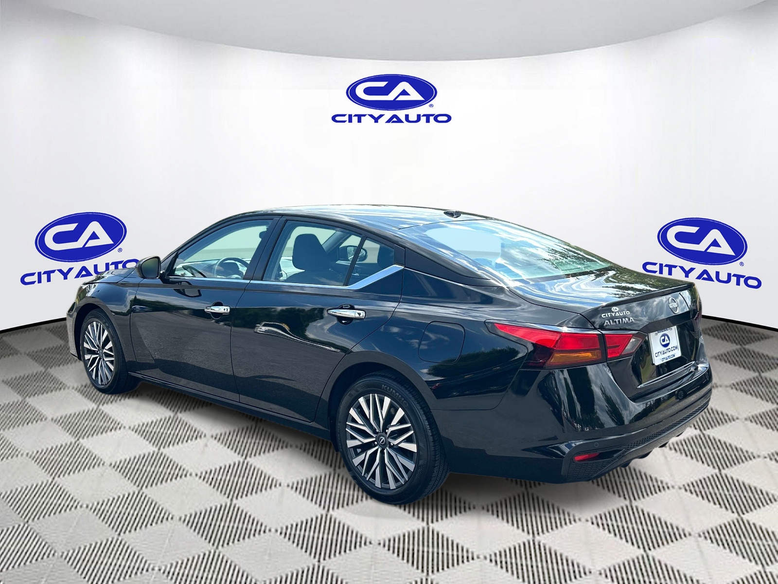 Used 2025 Nissan Altima Sedan