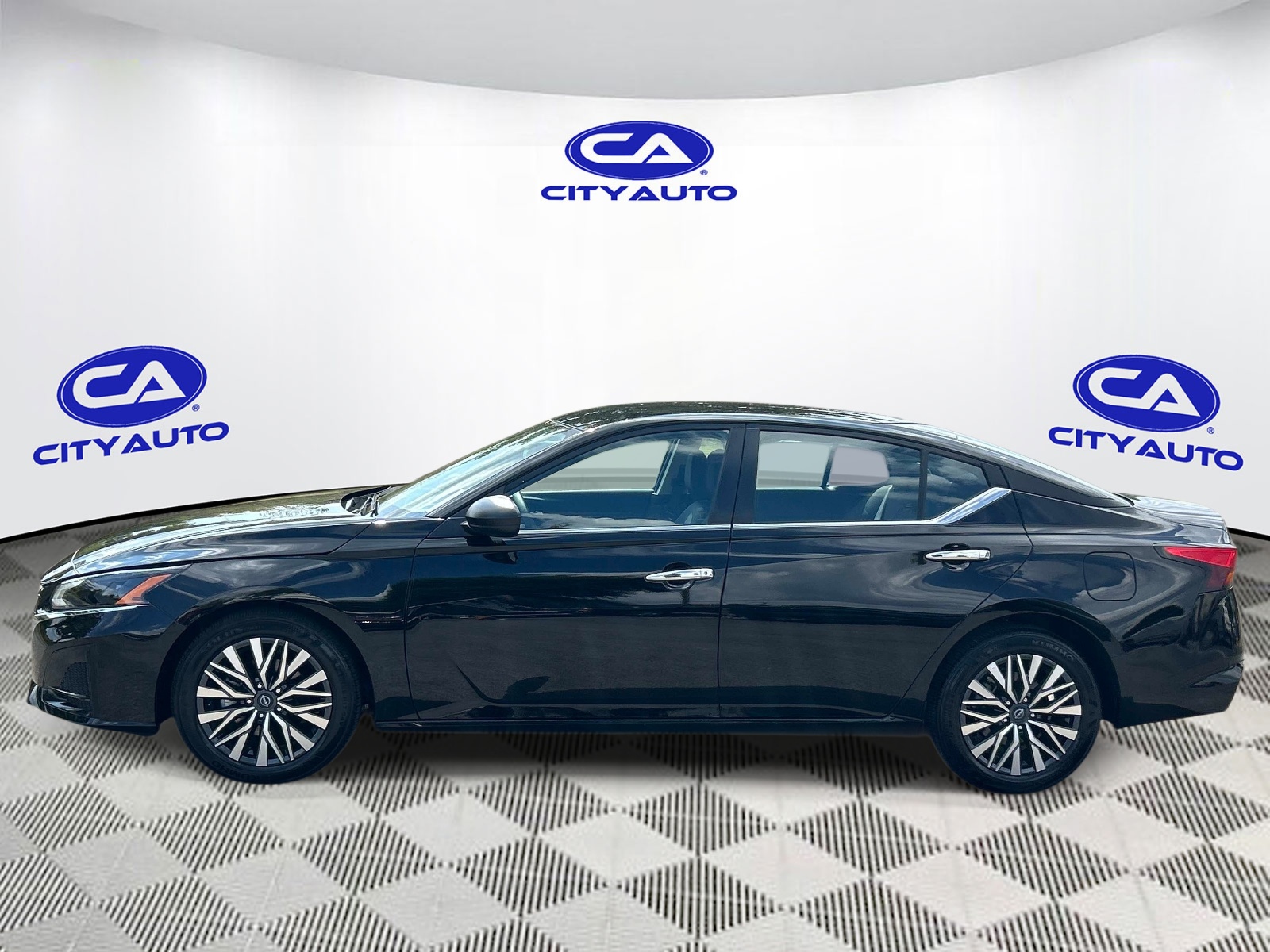 Used 2025 Nissan Altima Sedan