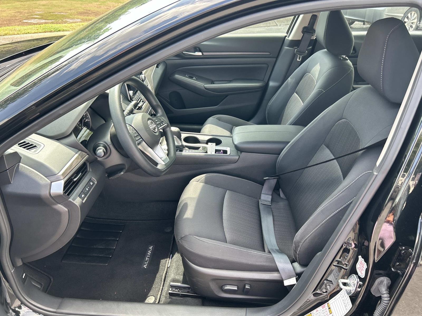 Used 2025 Nissan Altima Sedan