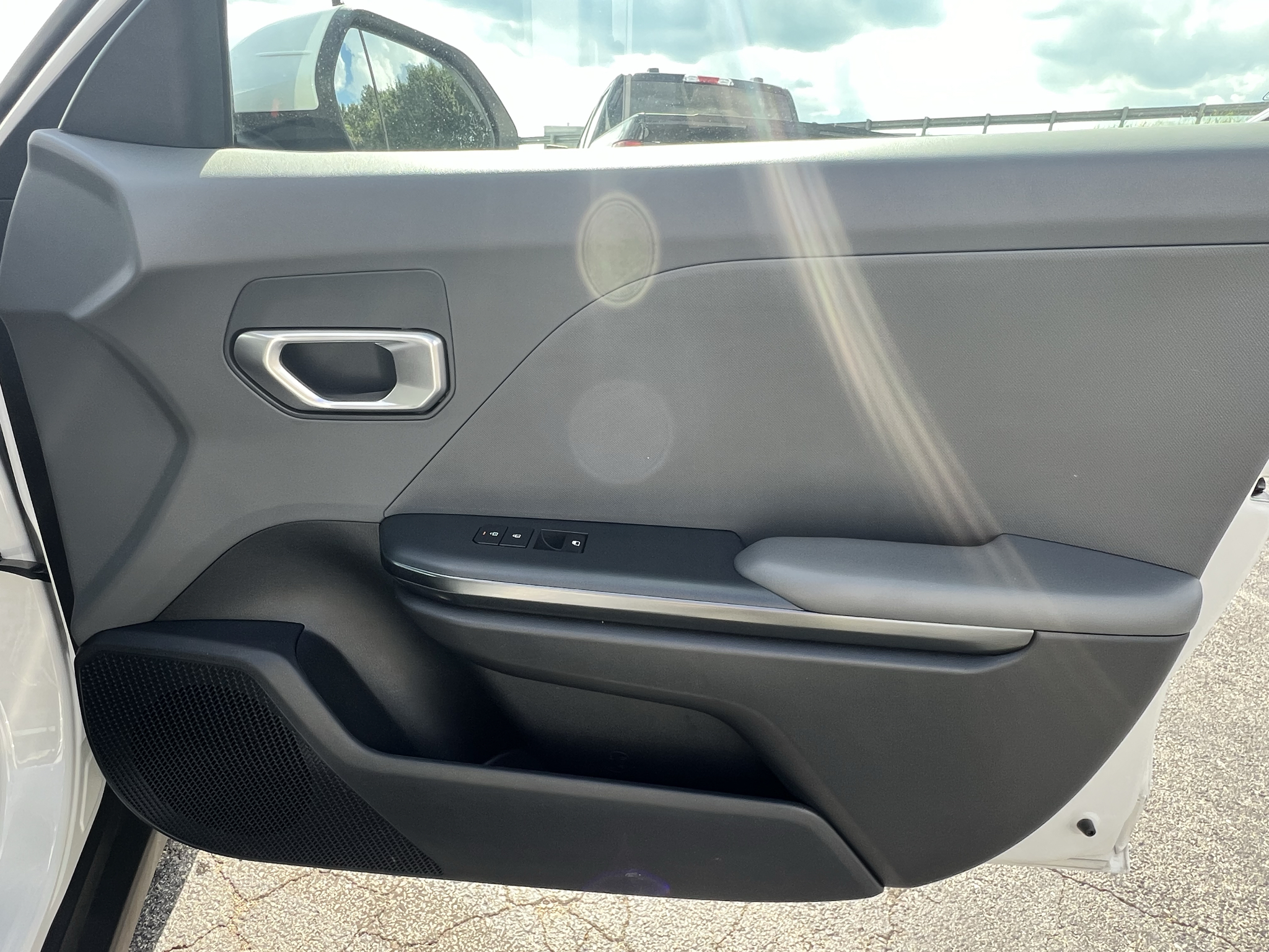 2025 Kia K4 LXS - Photo 19