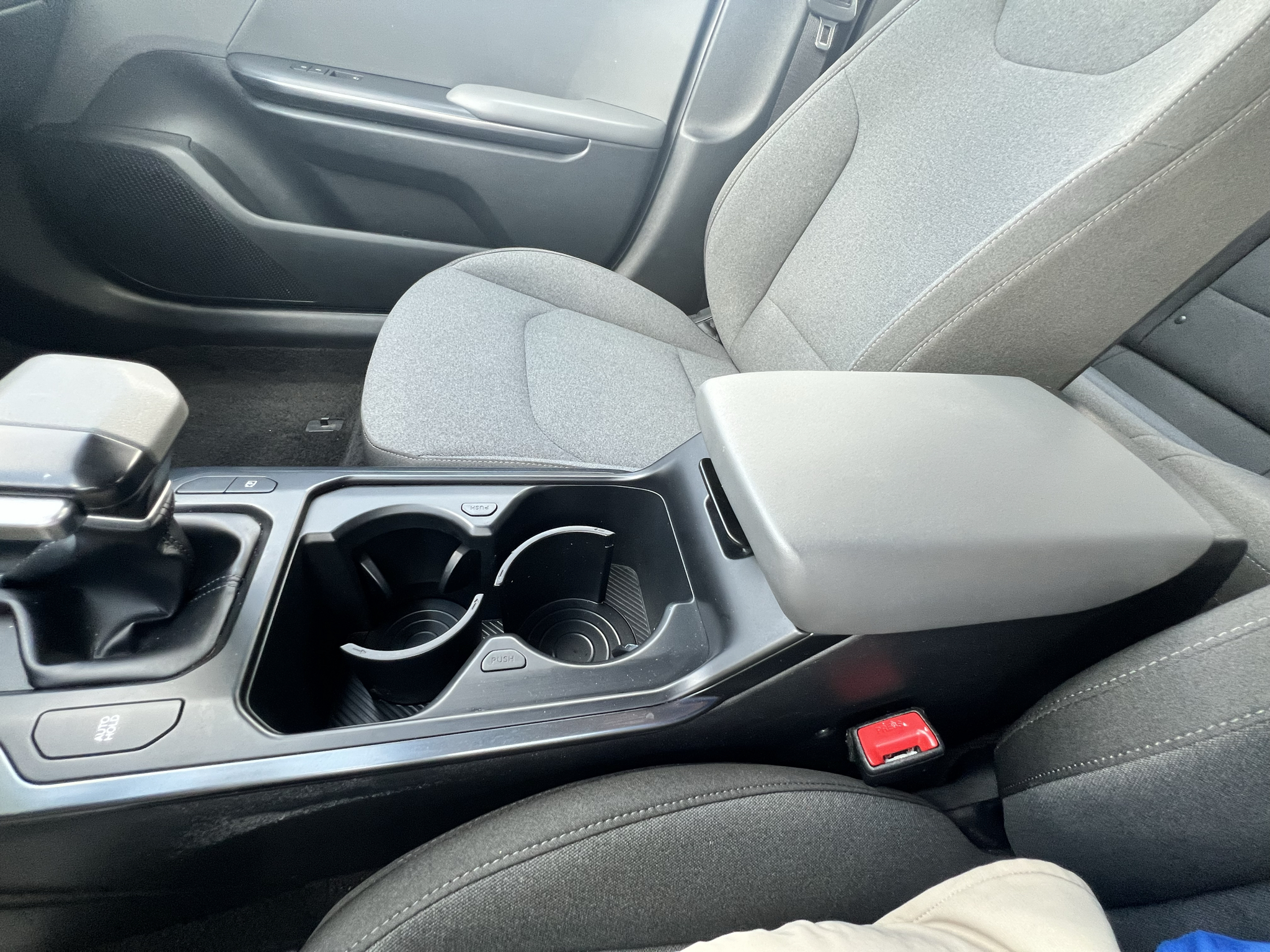 2025 Kia K4 LXS - Photo 36