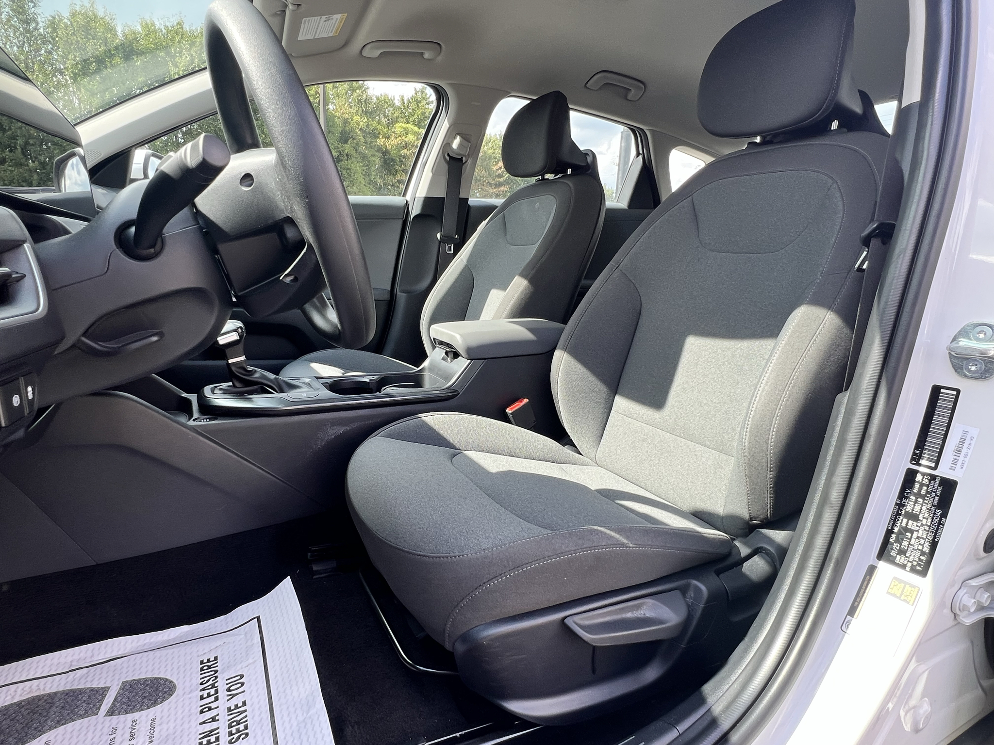 2025 Kia K4 LXS - Photo 27