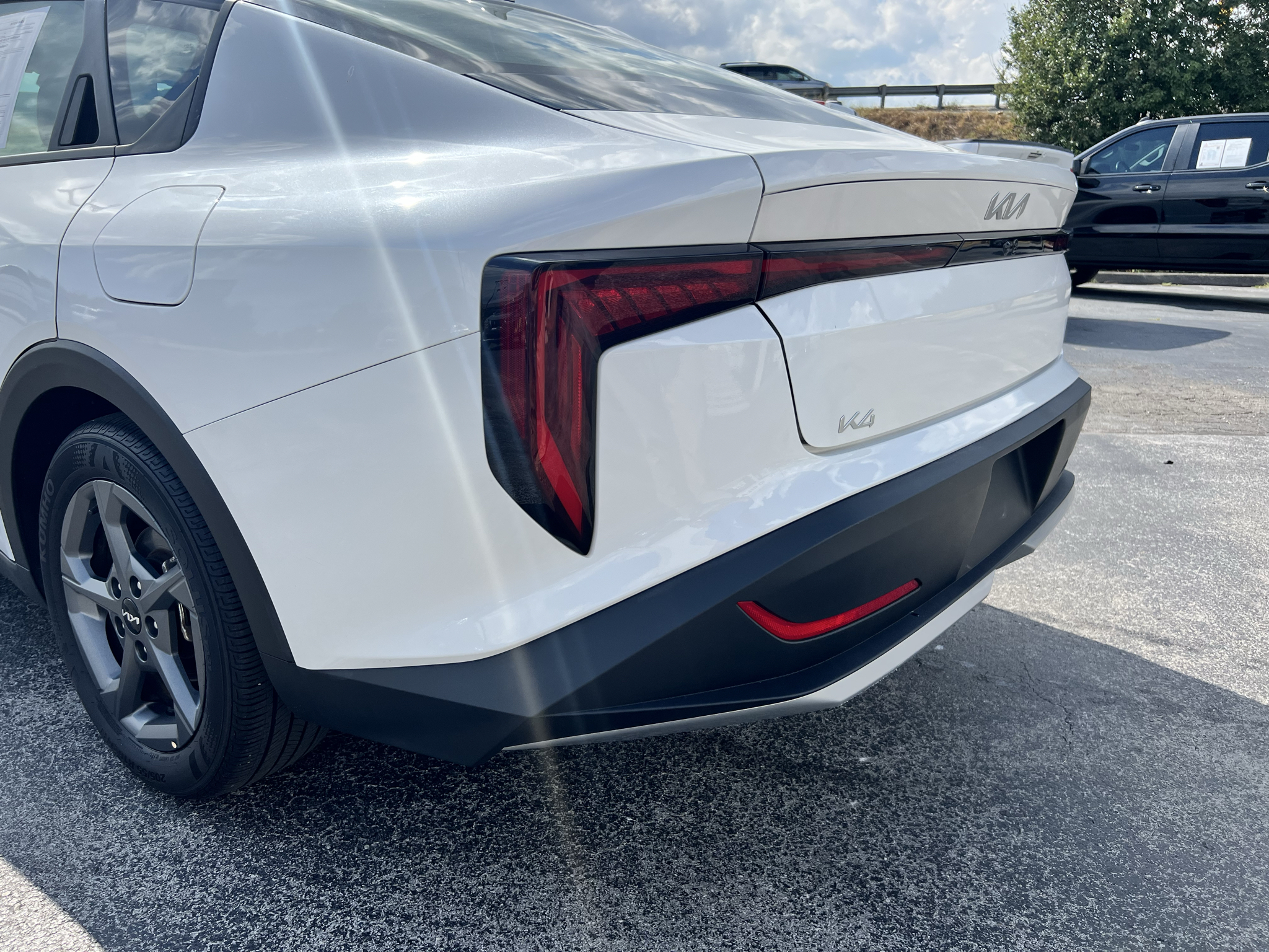 2025 Kia K4 LXS - Photo 7