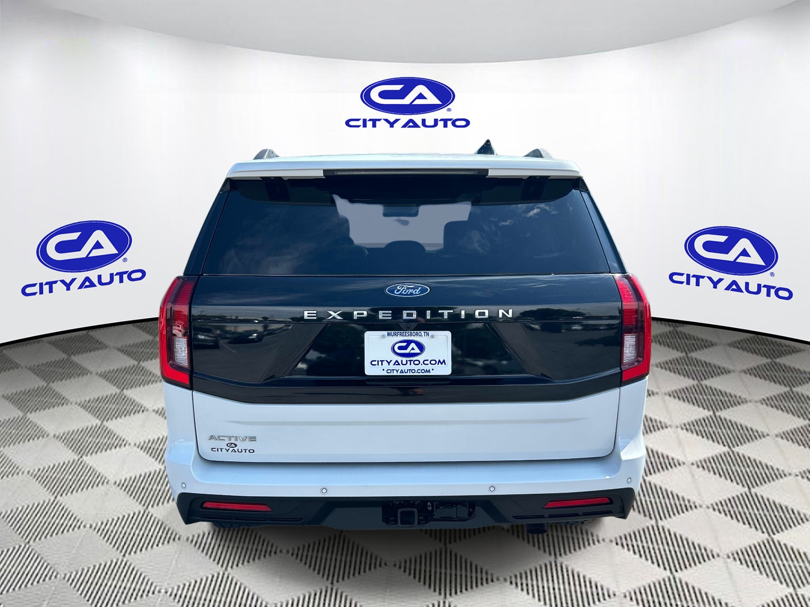 Vehicle photo 5