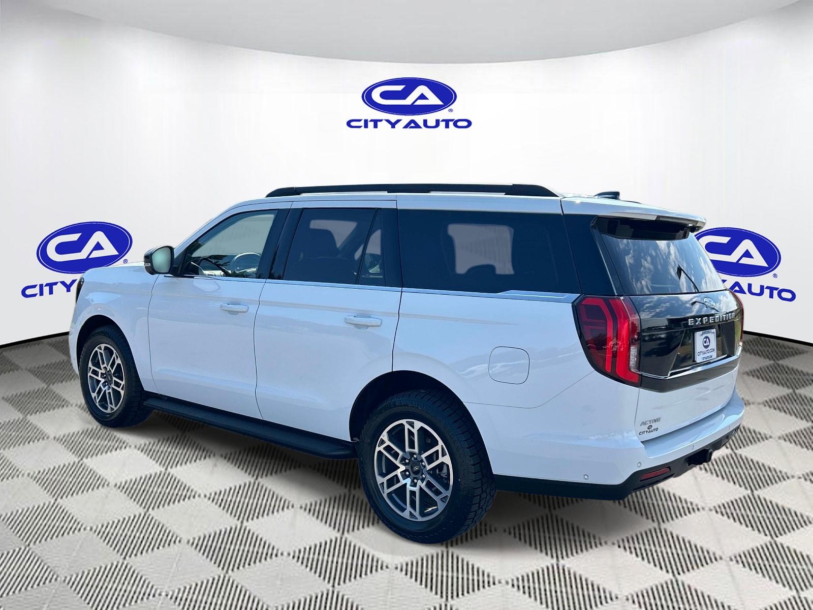 Vehicle photo 6