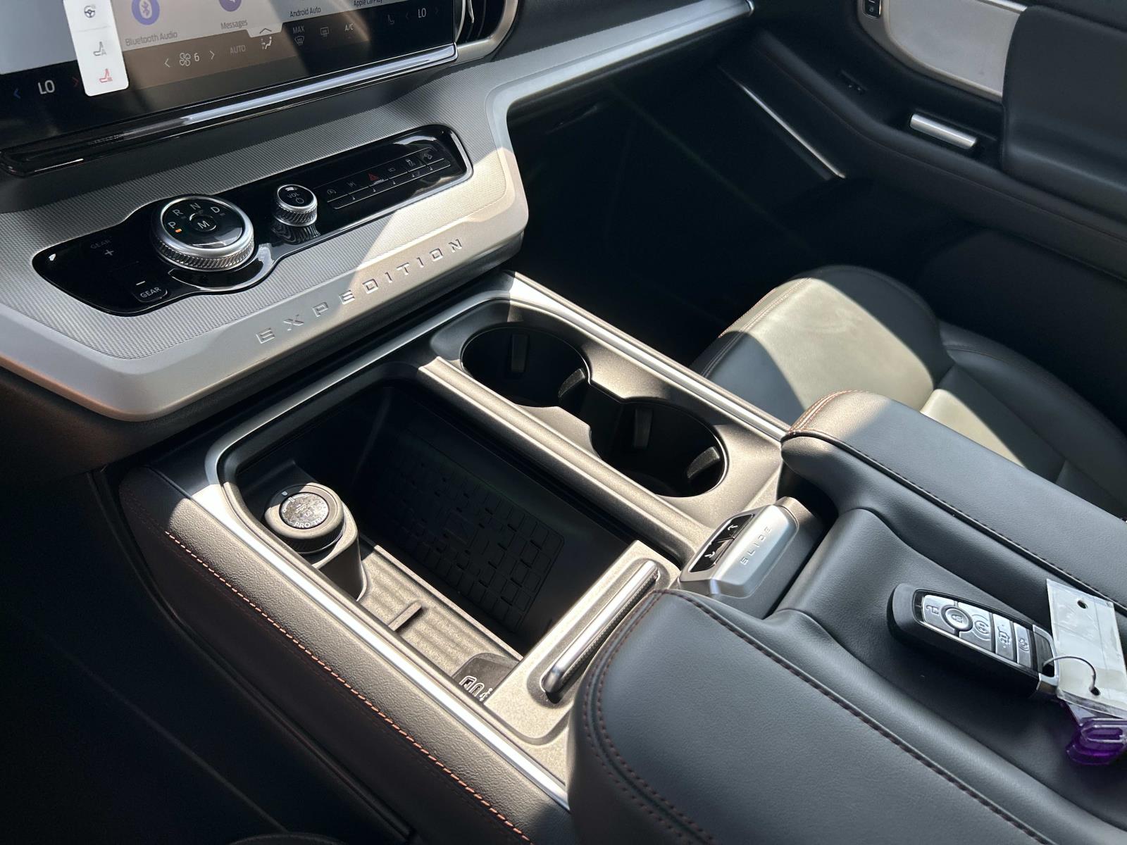 Vehicle photo 36