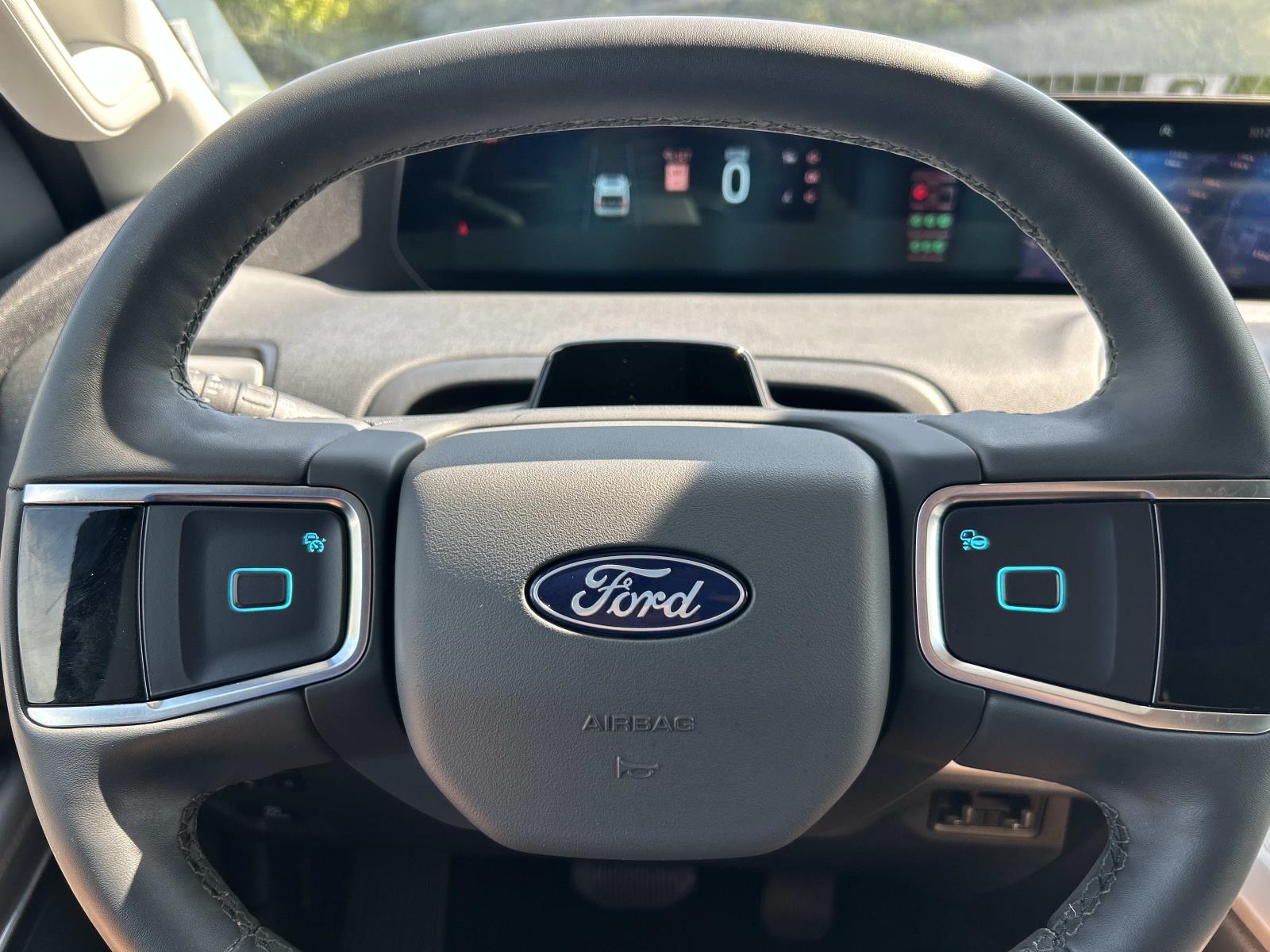 Vehicle photo 39