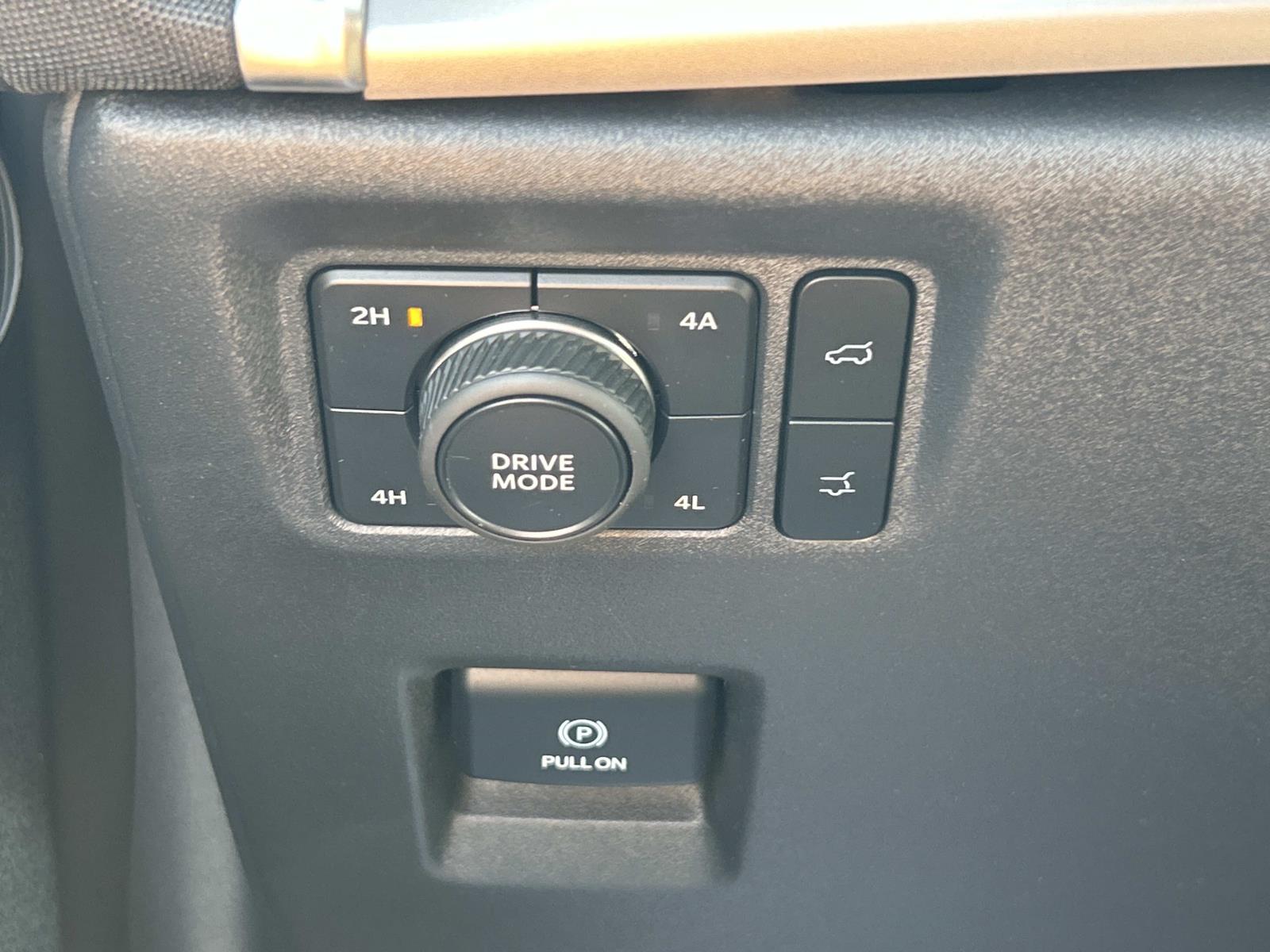 Vehicle photo 41