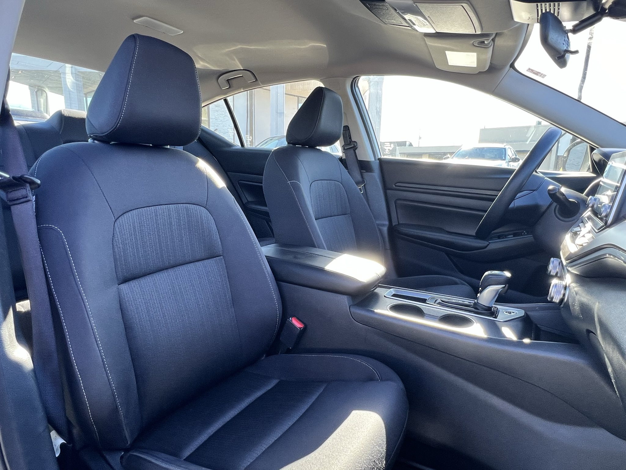 Vehicle photo 14
