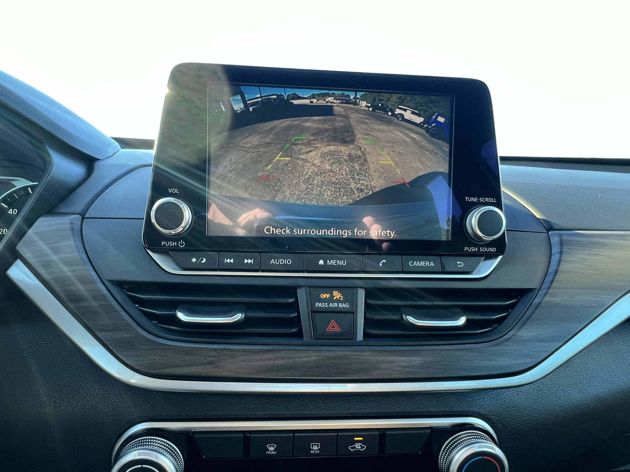 Vehicle photo 33