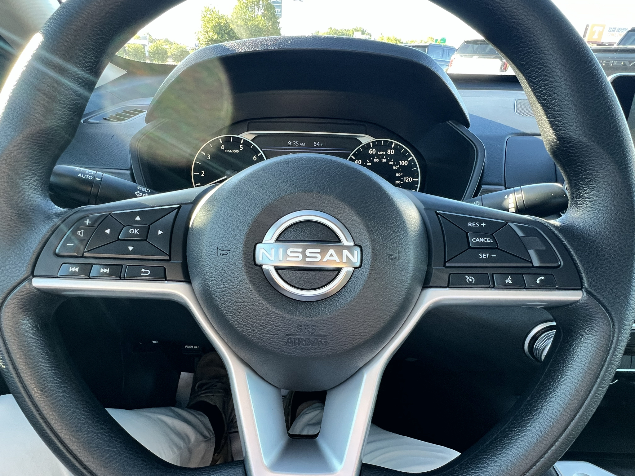 Vehicle photo 30