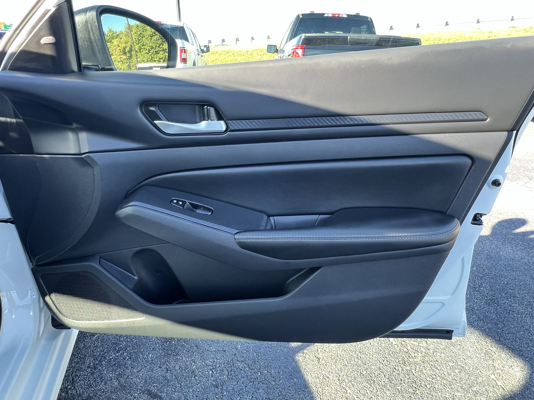 Vehicle photo 20