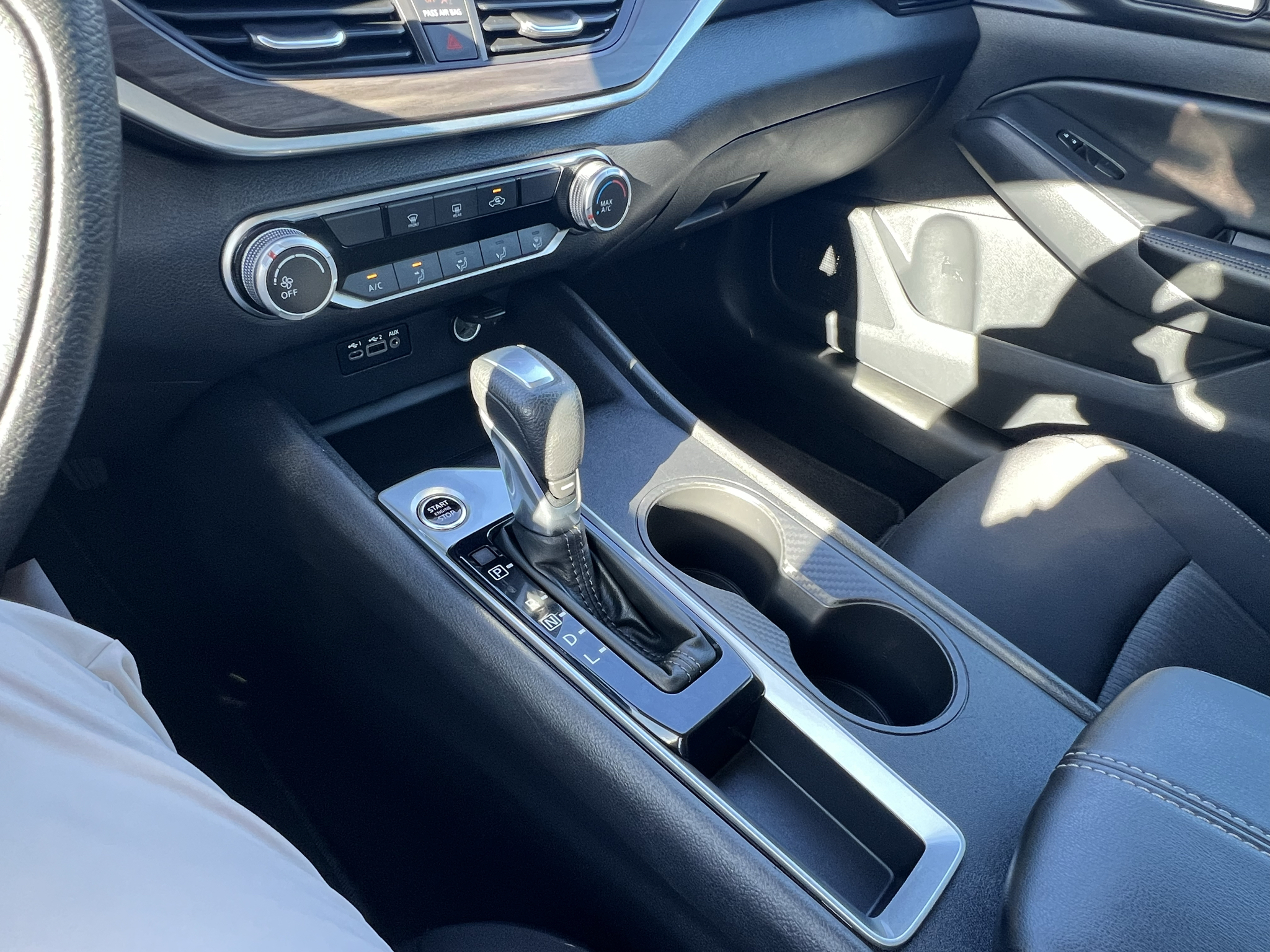 Vehicle photo 28
