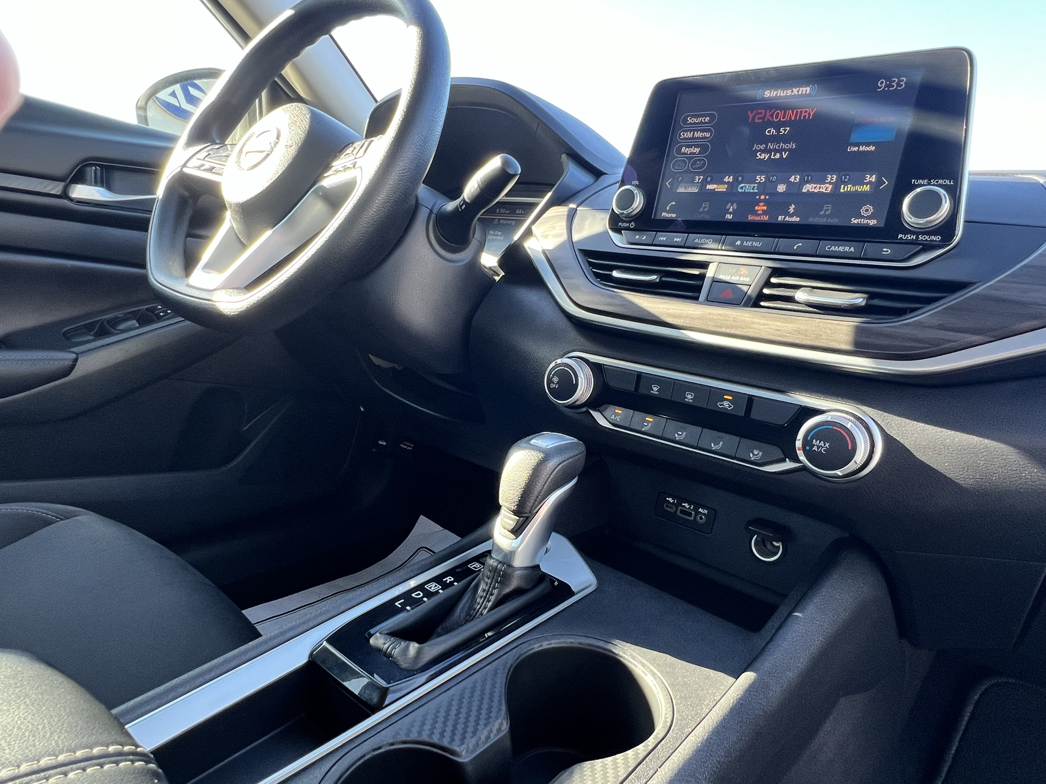 Vehicle photo 16