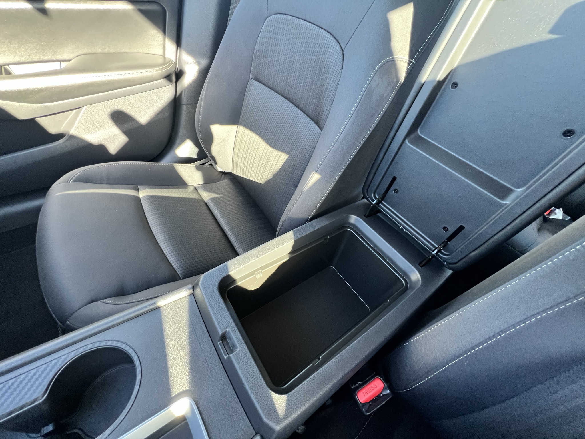 Vehicle photo 37