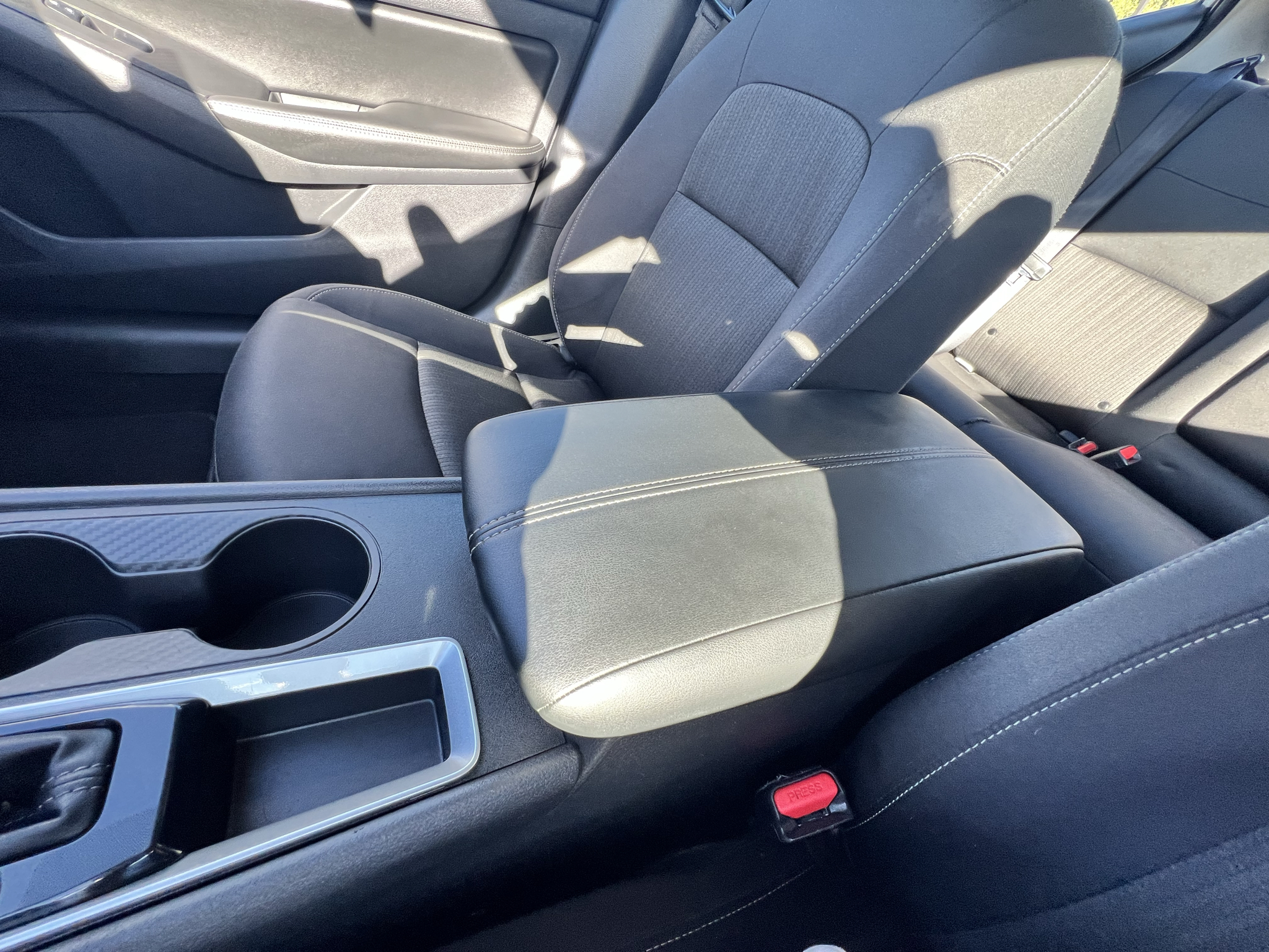 Vehicle photo 36