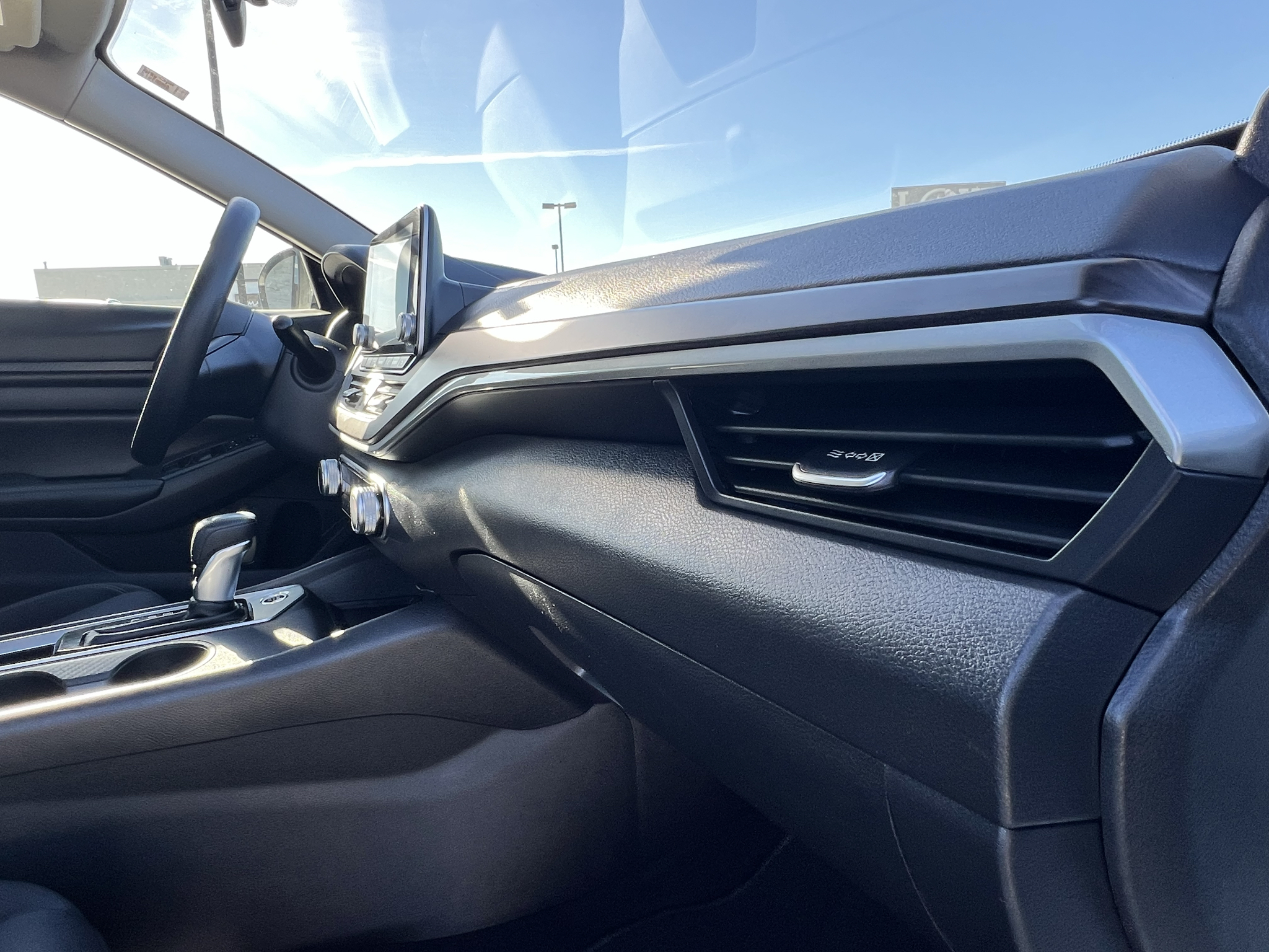 Vehicle photo 15