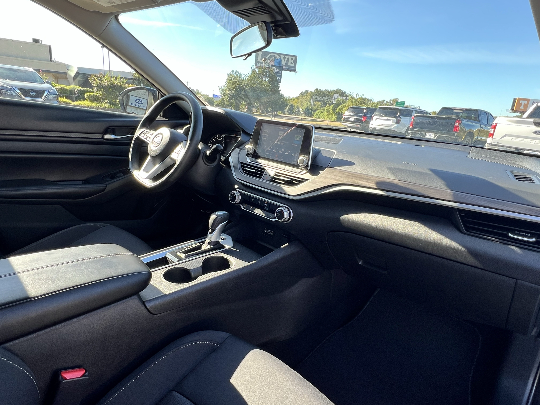 2025 Nissan Altima SV - Photo 11