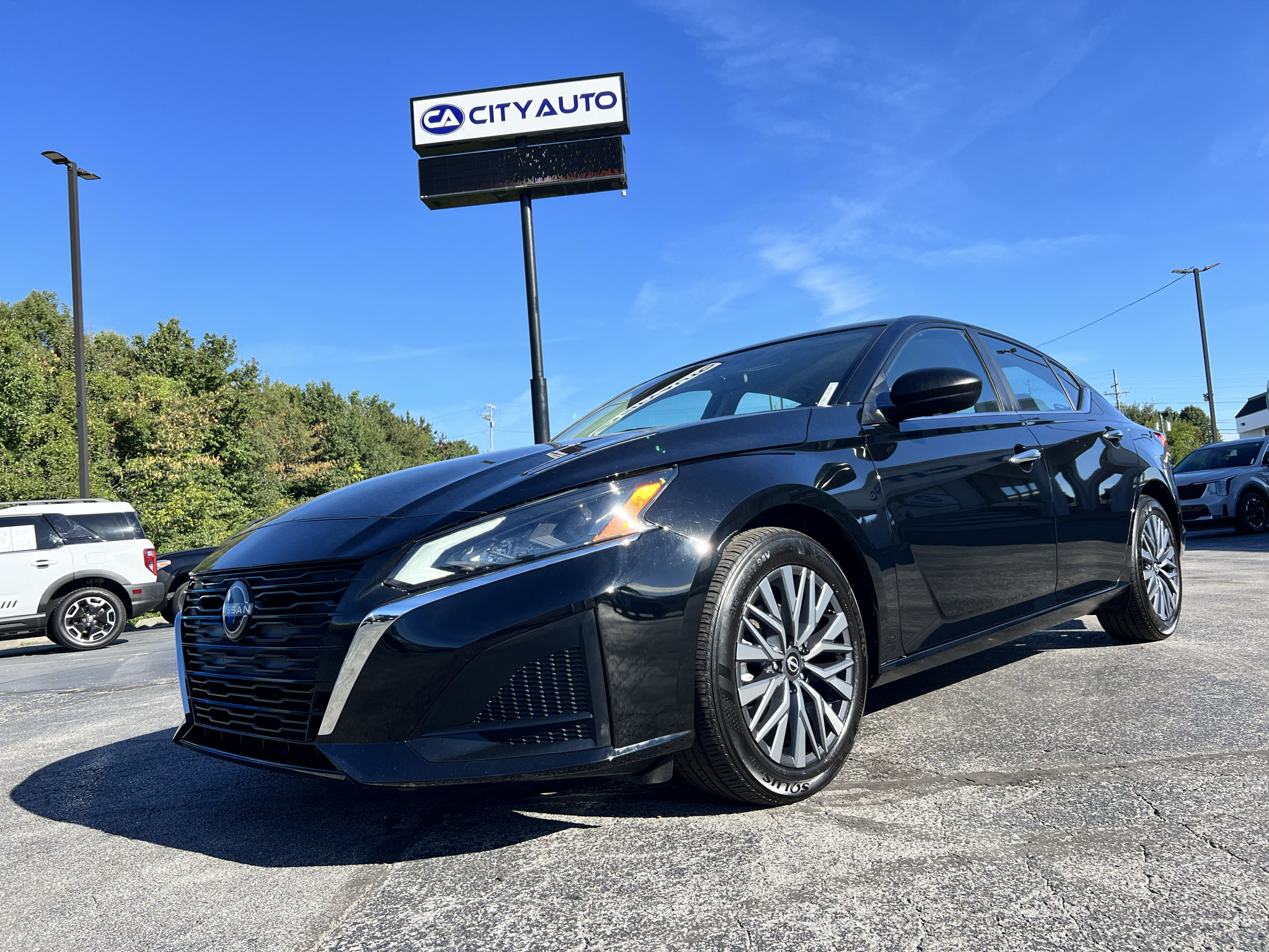 2025 Nissan Altima SV - Photo 4