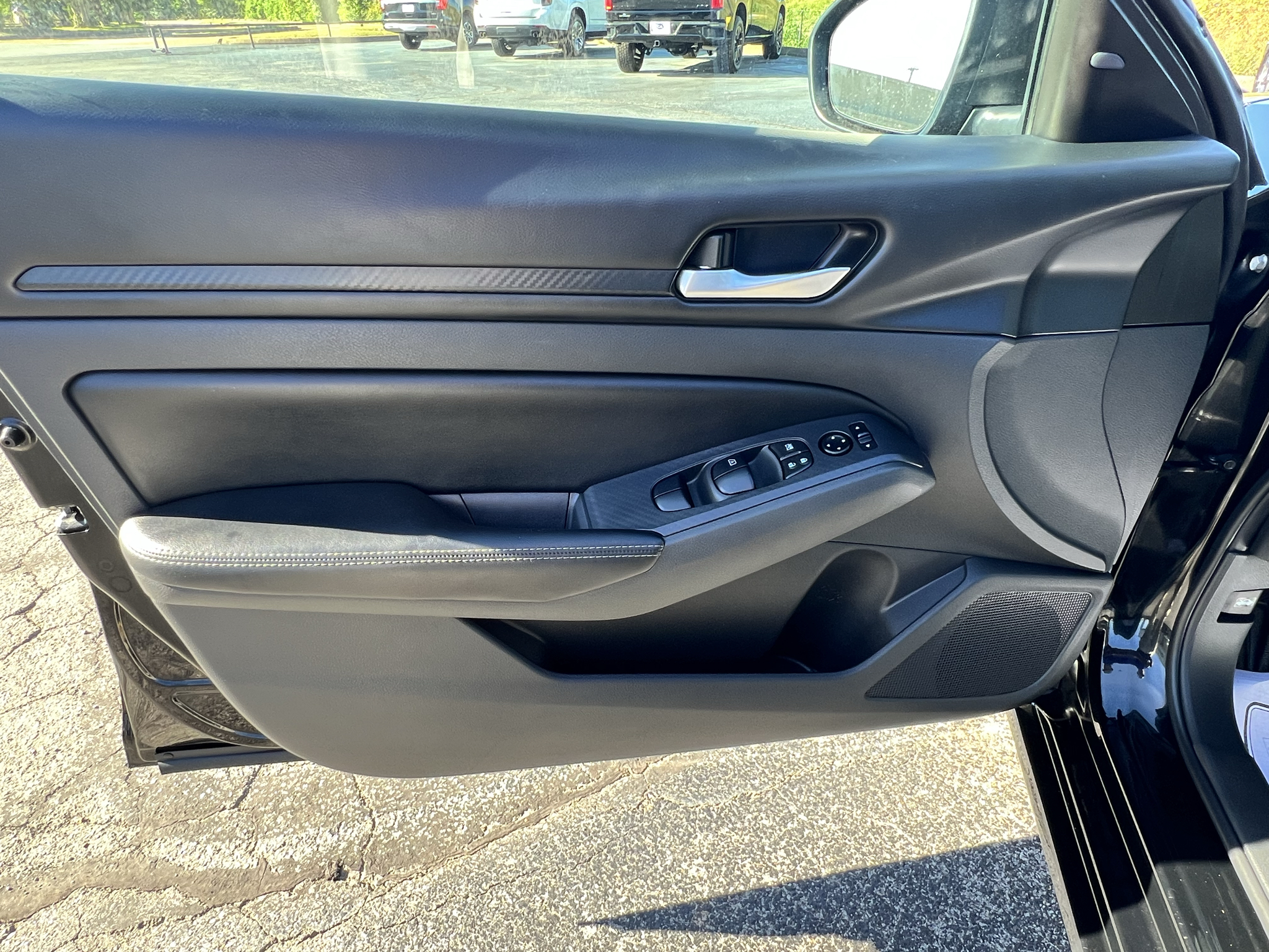 2025 Nissan Altima SV - Photo 24