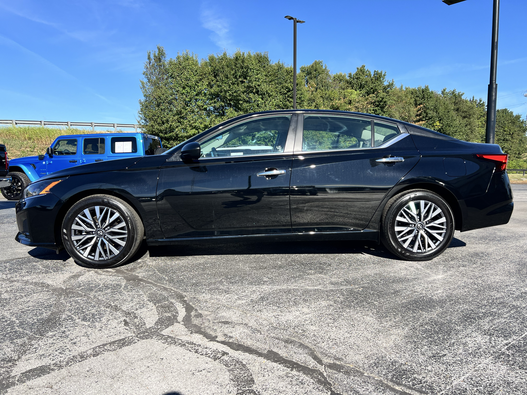 2025 Nissan Altima SV - Photo 5