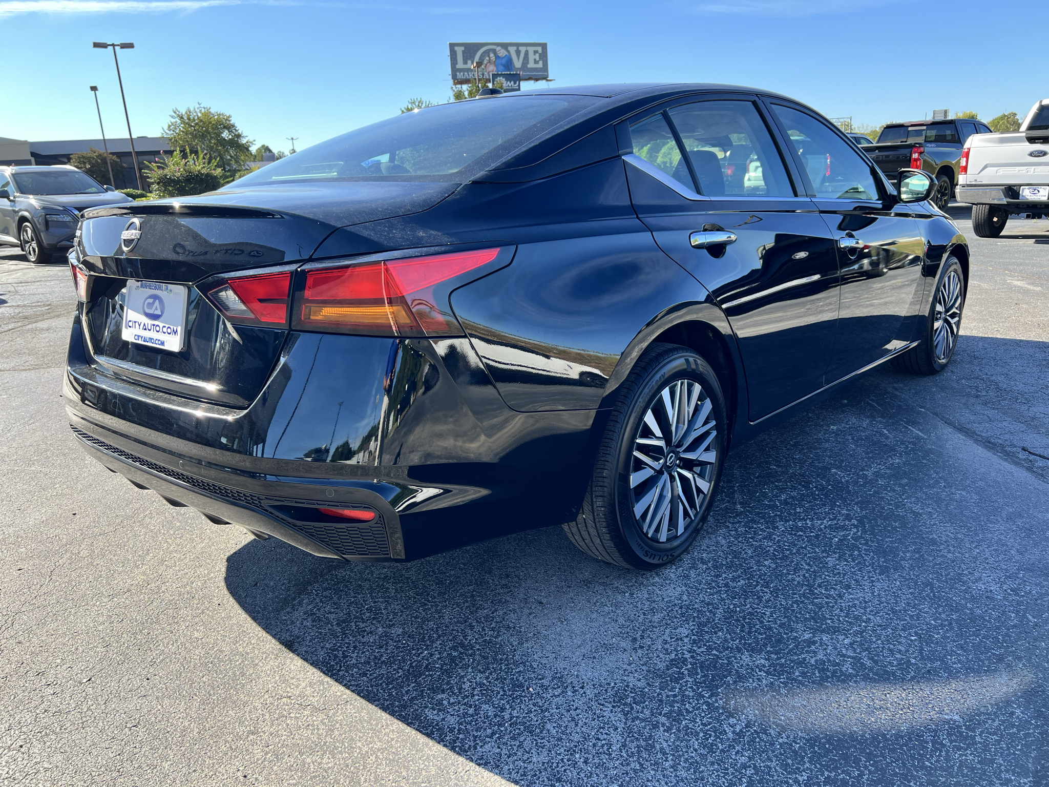 2025 Nissan Altima SV - Photo 8