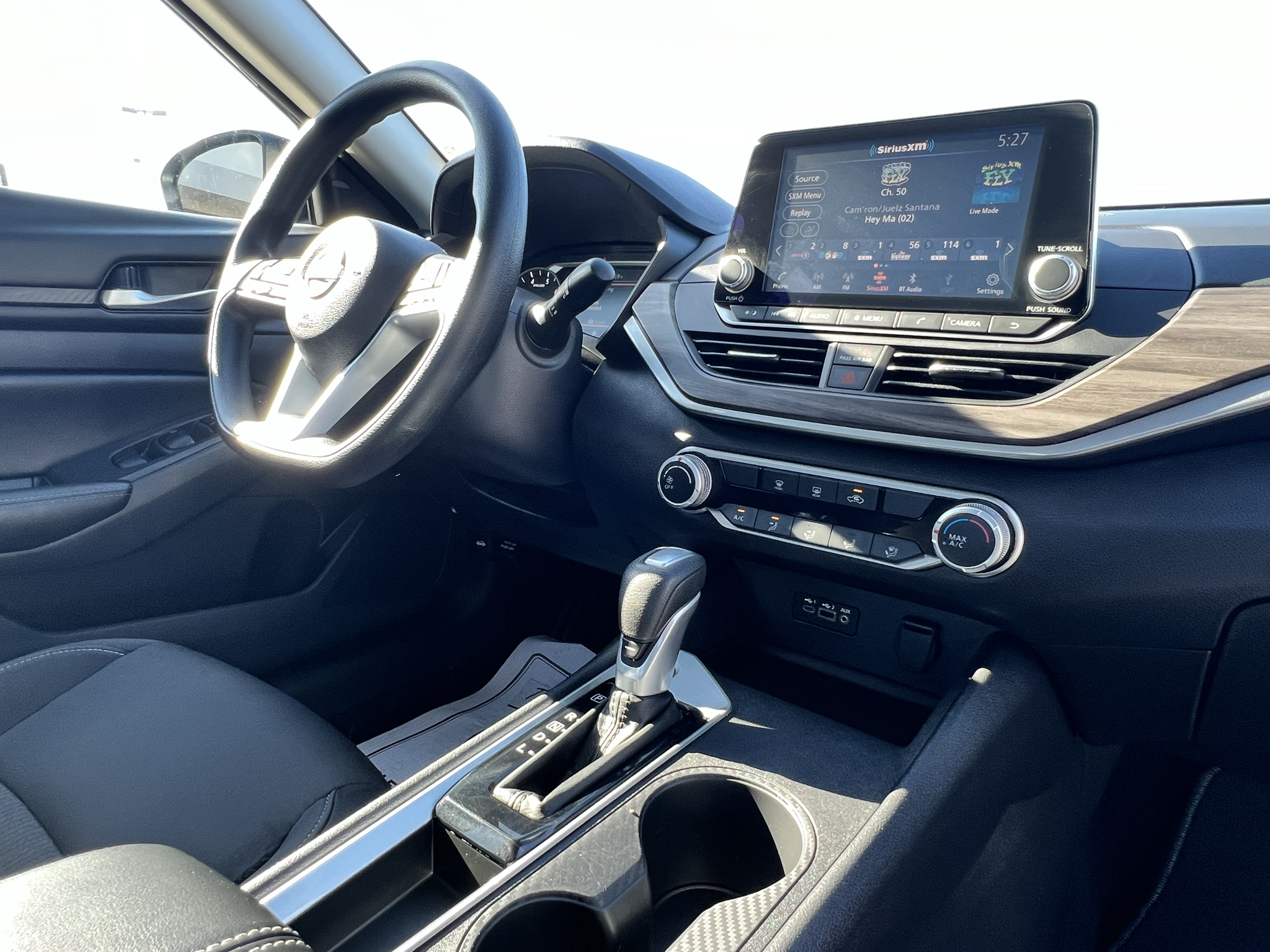 2025 Nissan Altima SV - Photo 14