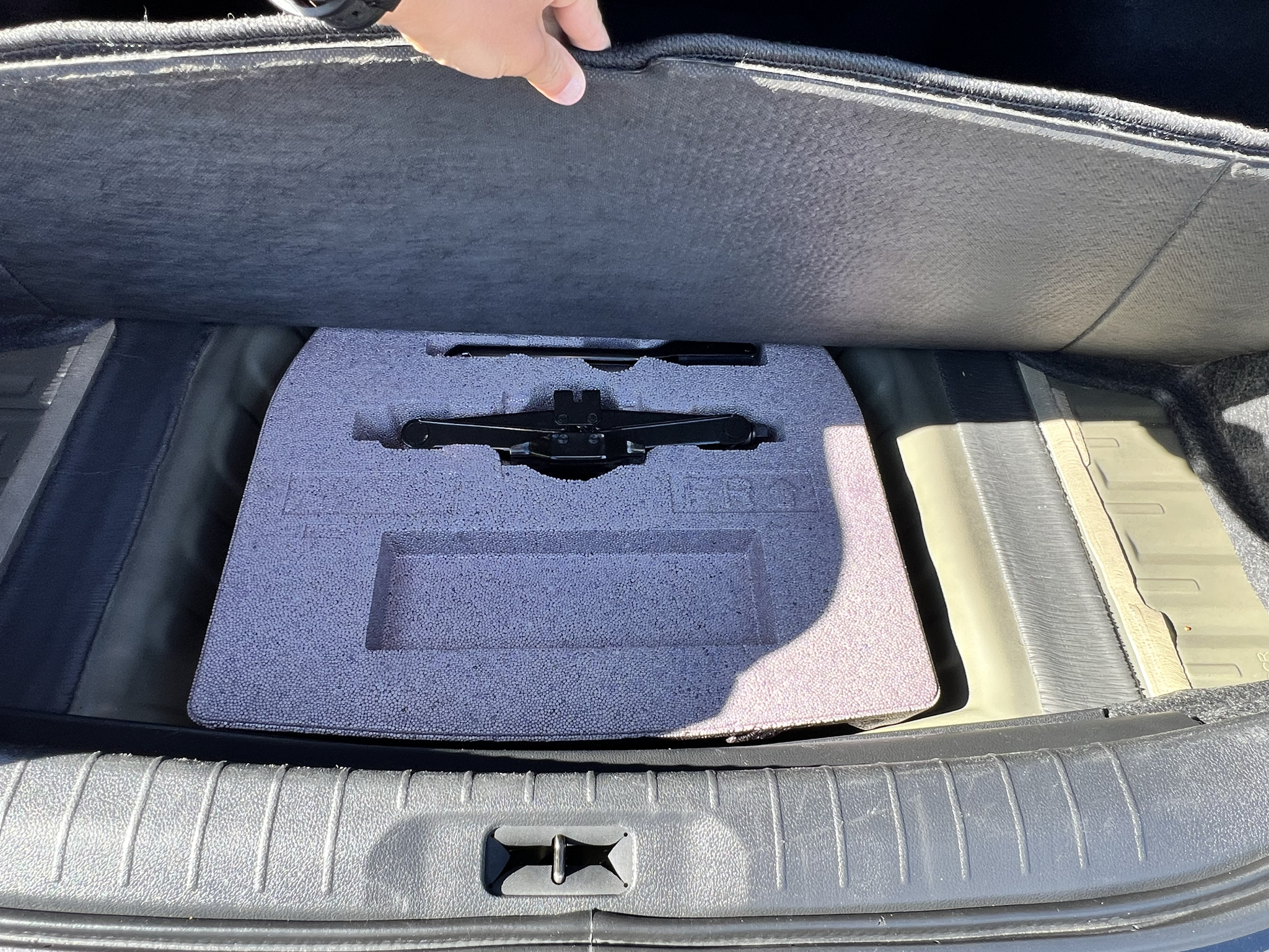 2025 Nissan Altima SV - Photo 22