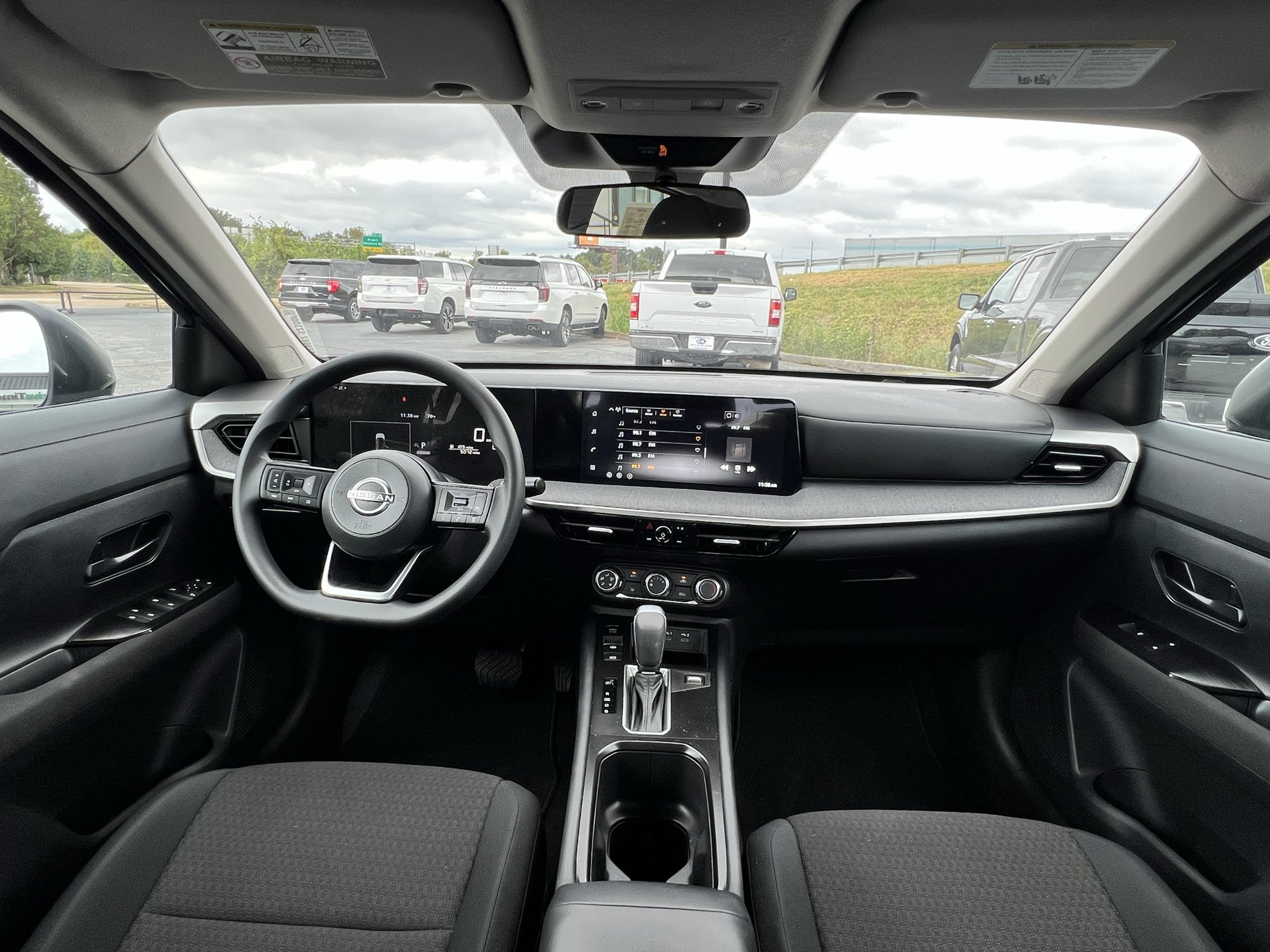 Vehicle photo 20