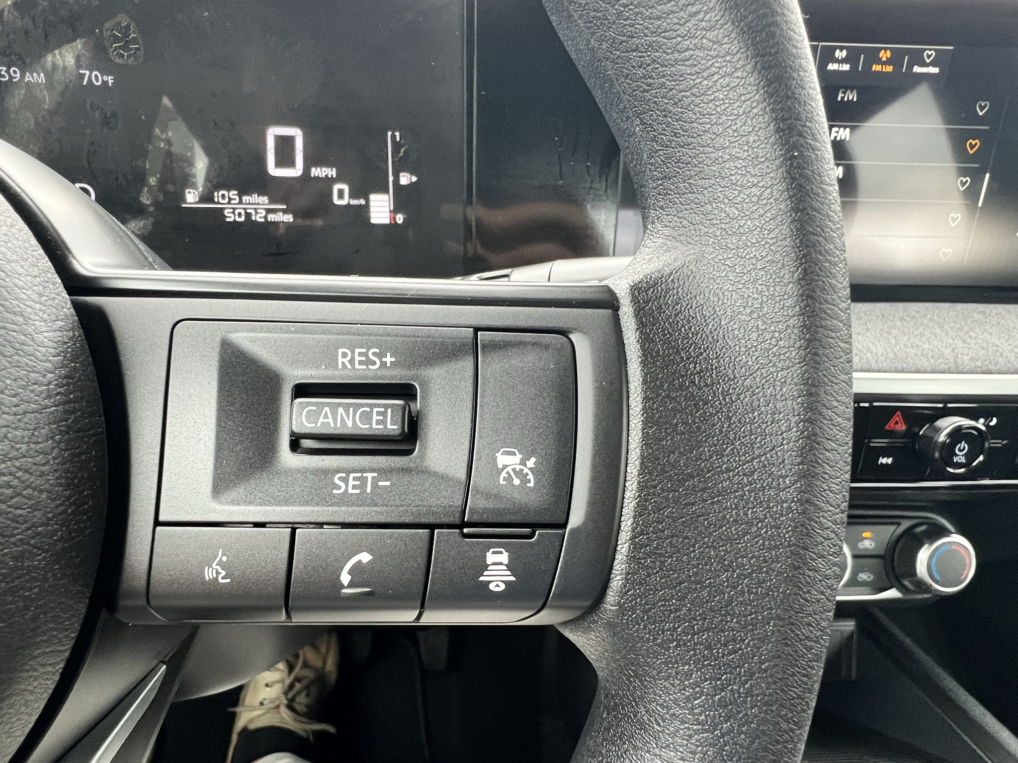 Vehicle photo 30