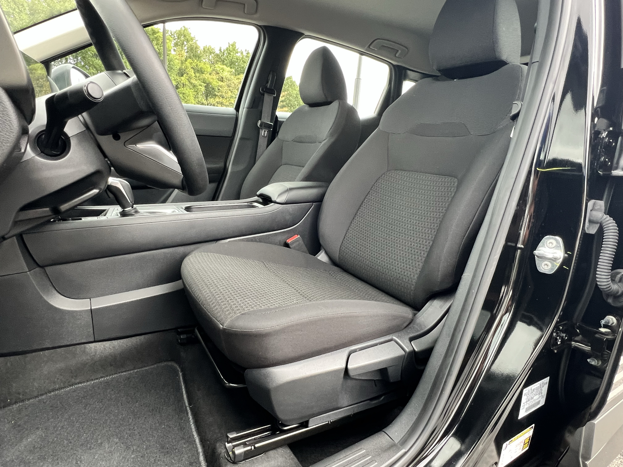 Vehicle photo 24