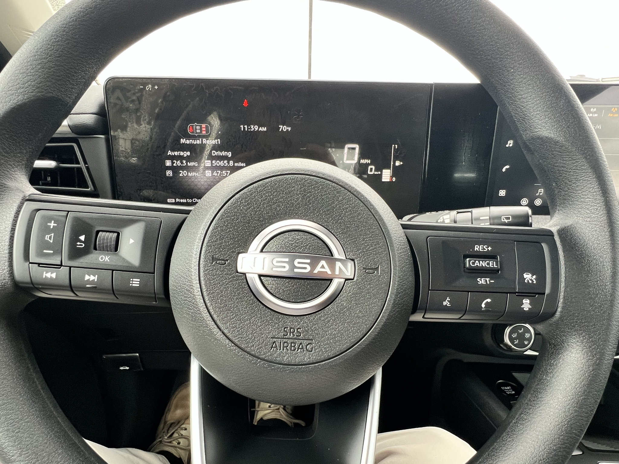 Vehicle photo 29