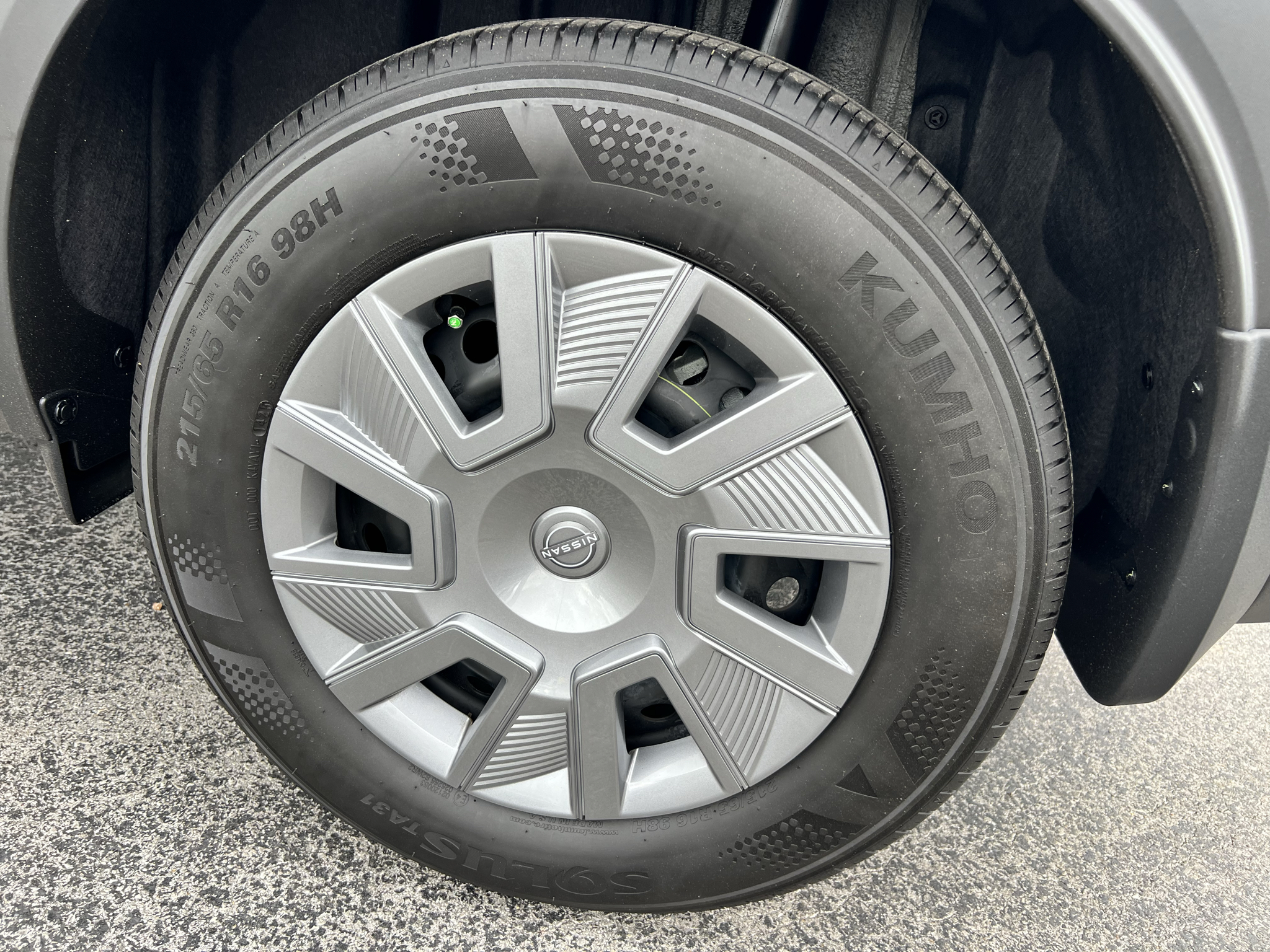 Vehicle photo 7