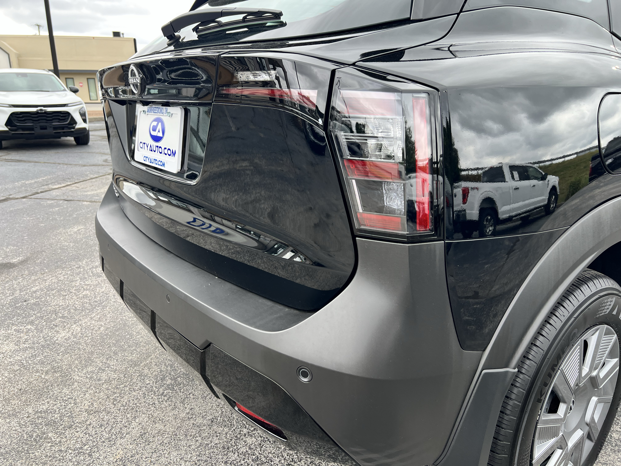 Vehicle photo 10