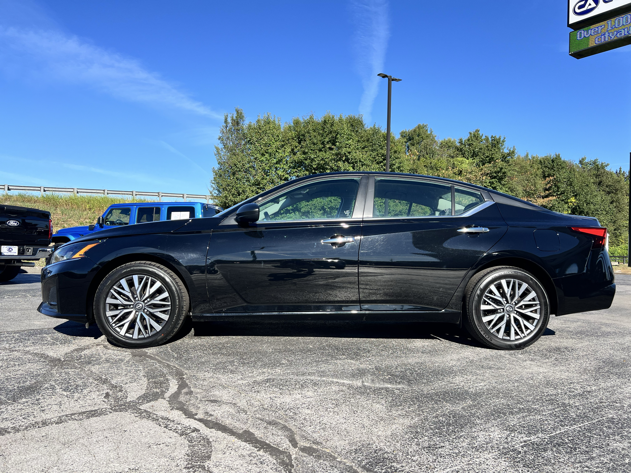 Used 2025 Nissan Altima Sedan