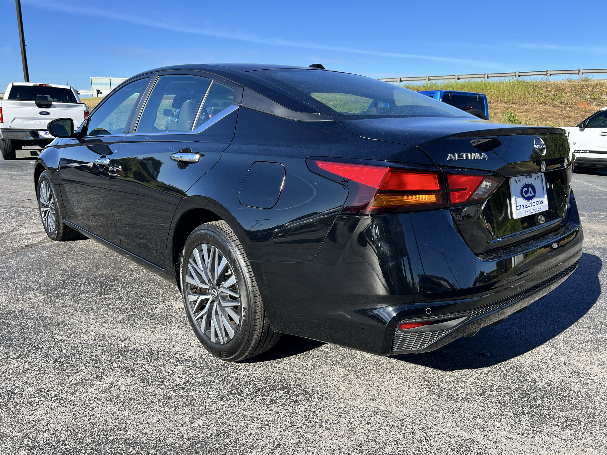 Used 2025 Nissan Altima Sedan