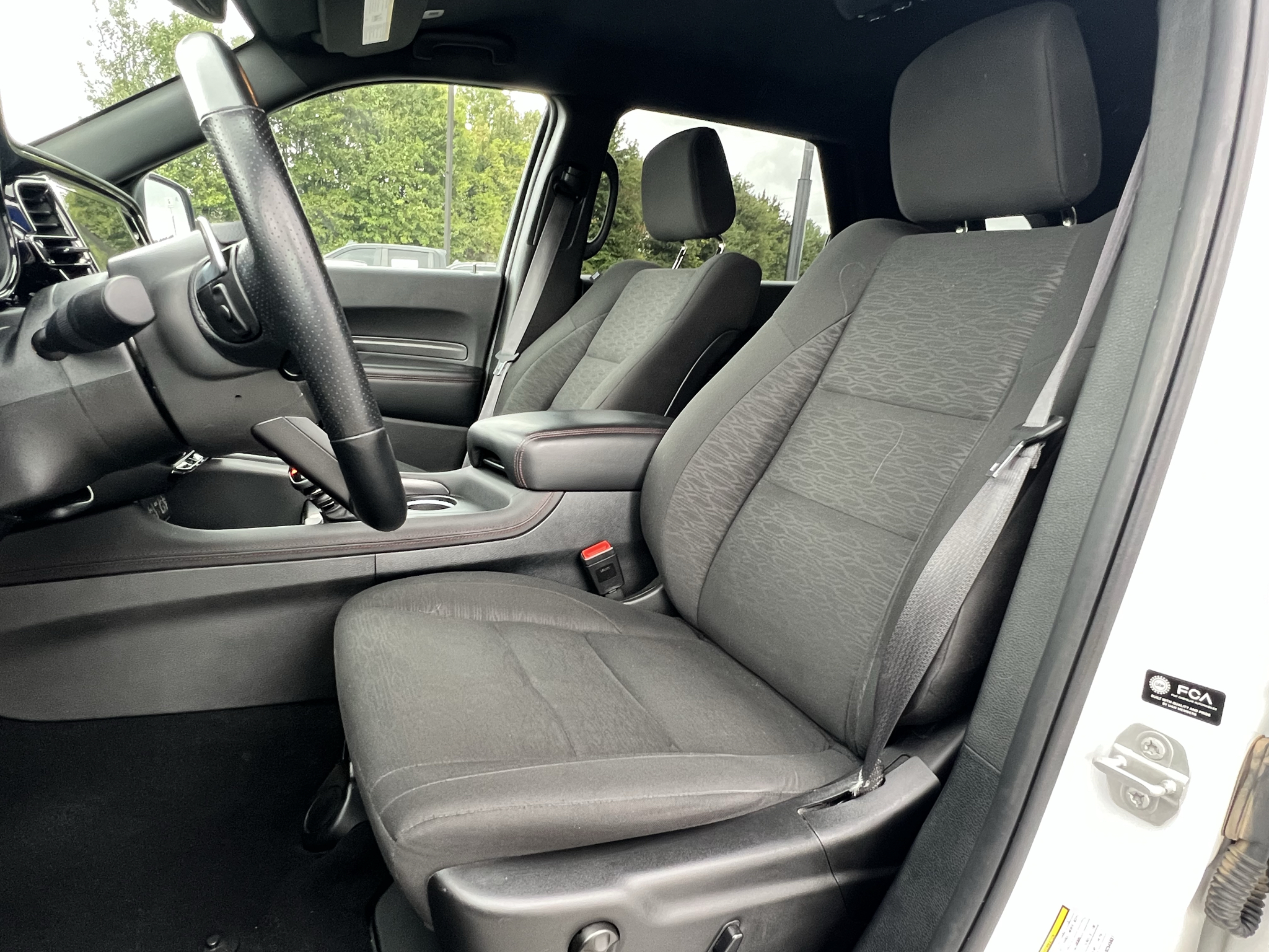 Vehicle photo 27