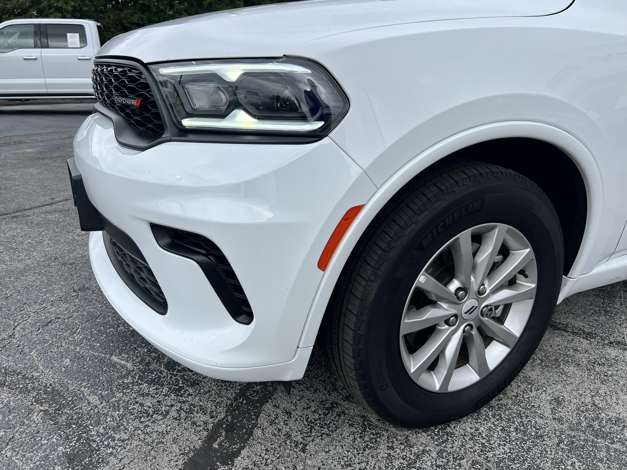 Vehicle photo 3