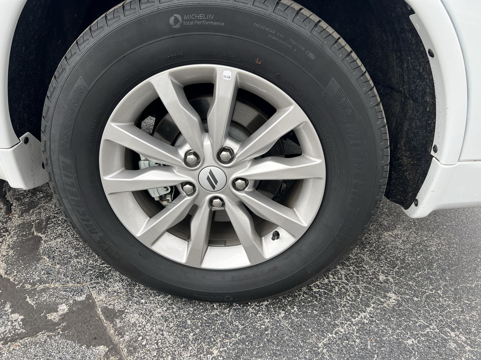 Vehicle photo 6